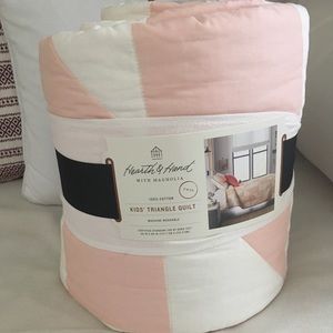 Hearth and Hand quilt